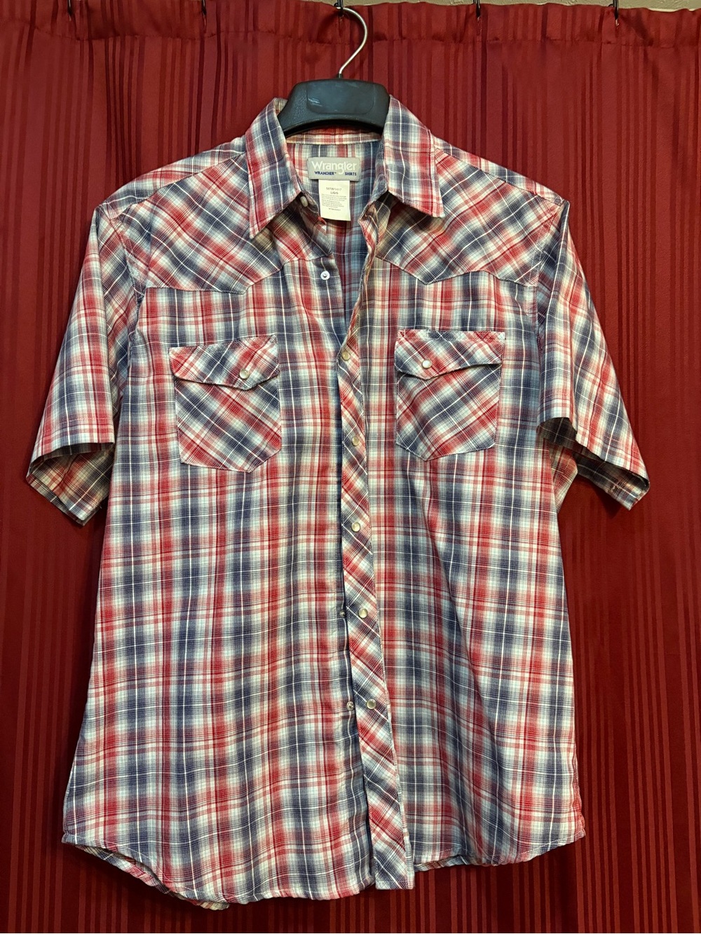 Wrangler Red and Blue Plaid Short-Sleeve Button-Down Shirt